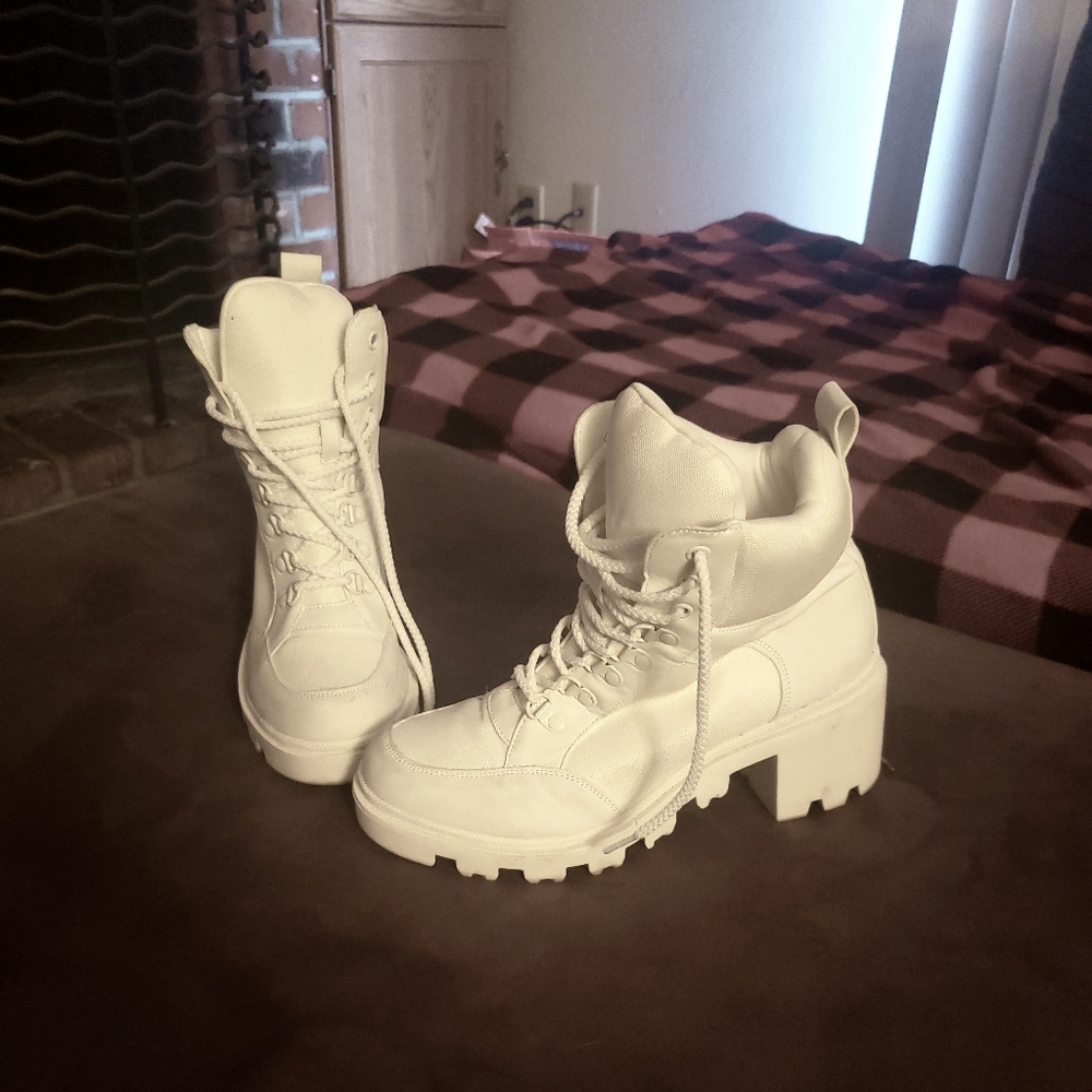 Very cute boots